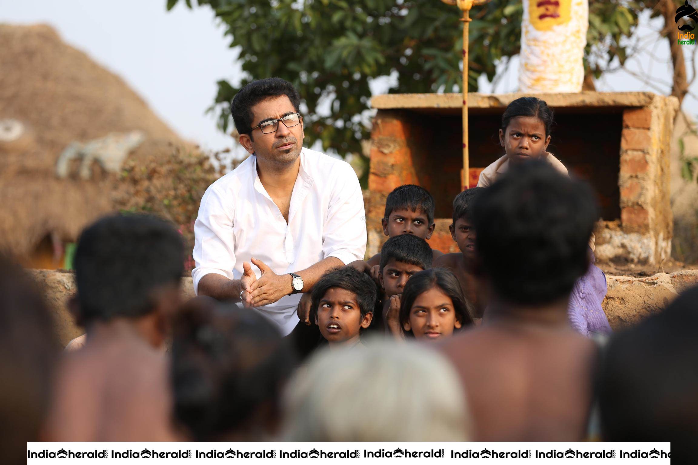 Actor Vijay Antony Photos from Khaali Set 1