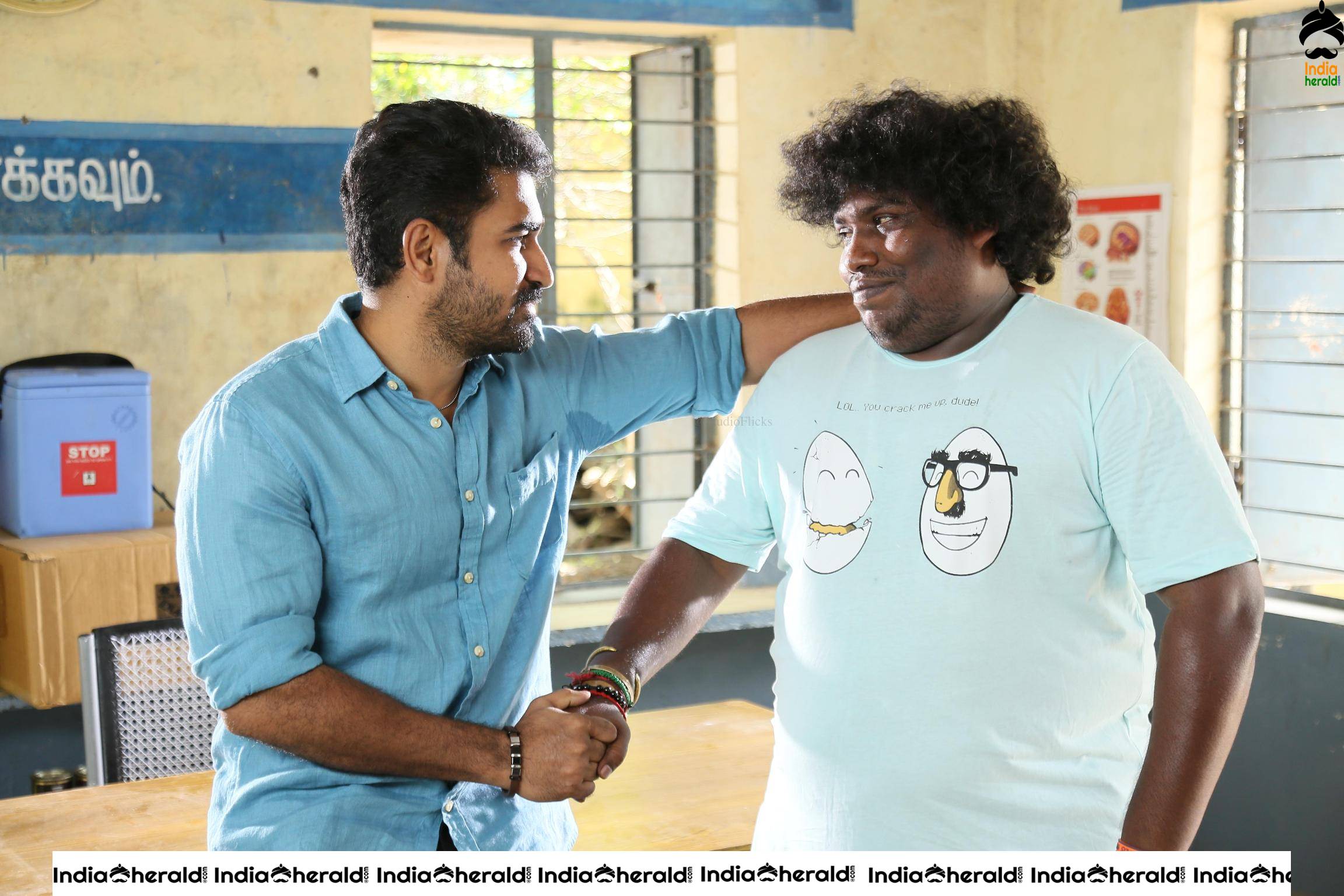 Actor Vijay Antony Photos from Khaali Set 1