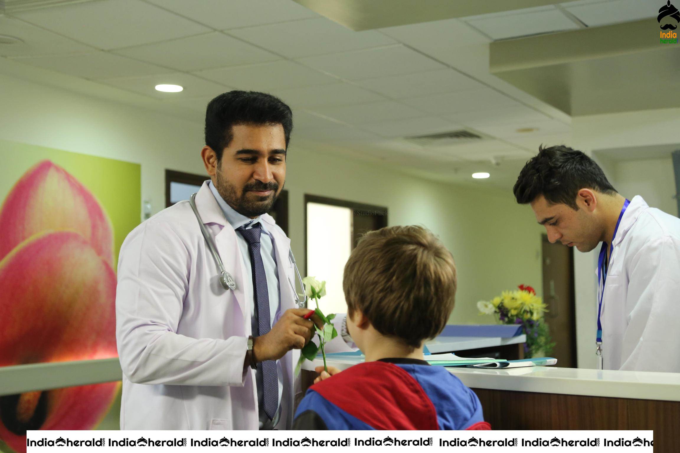 Actor Vijay Antony Photos from Khaali Set 2