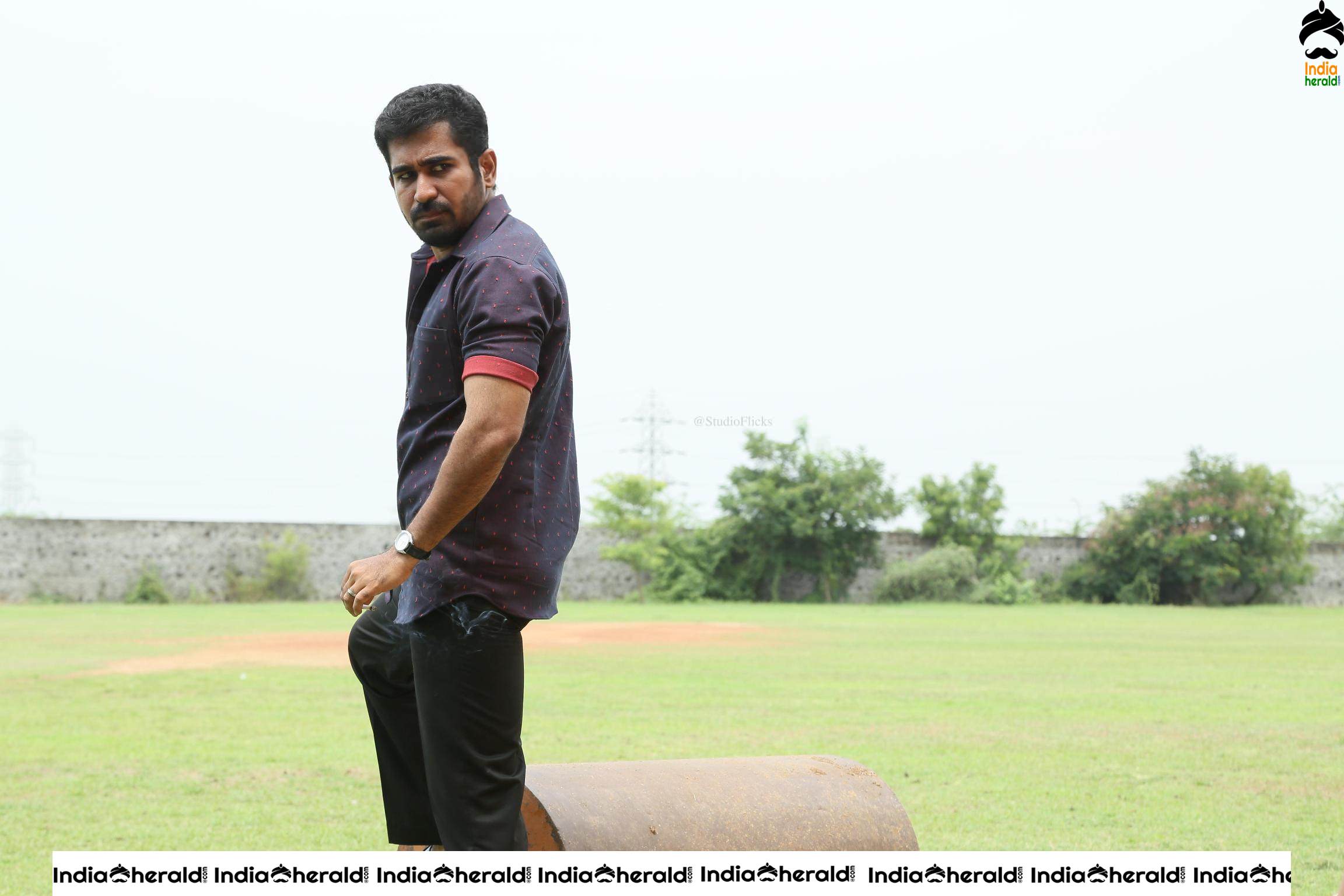 Actor Vijay Antony Photos from Khaali Set 2