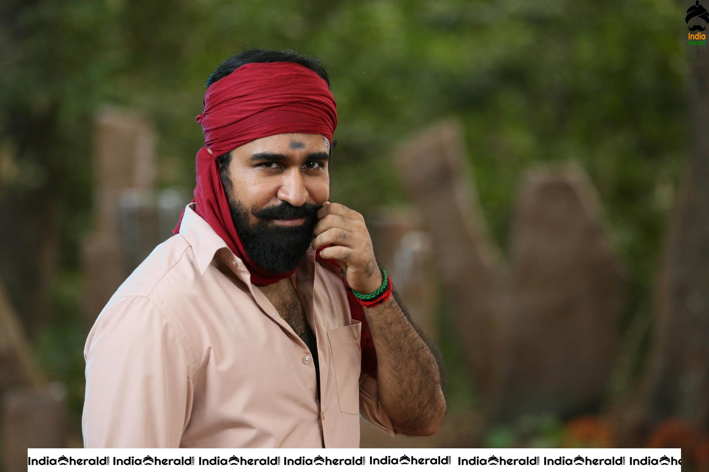 Actor Vijay Antony Photos from Khaali Set 2