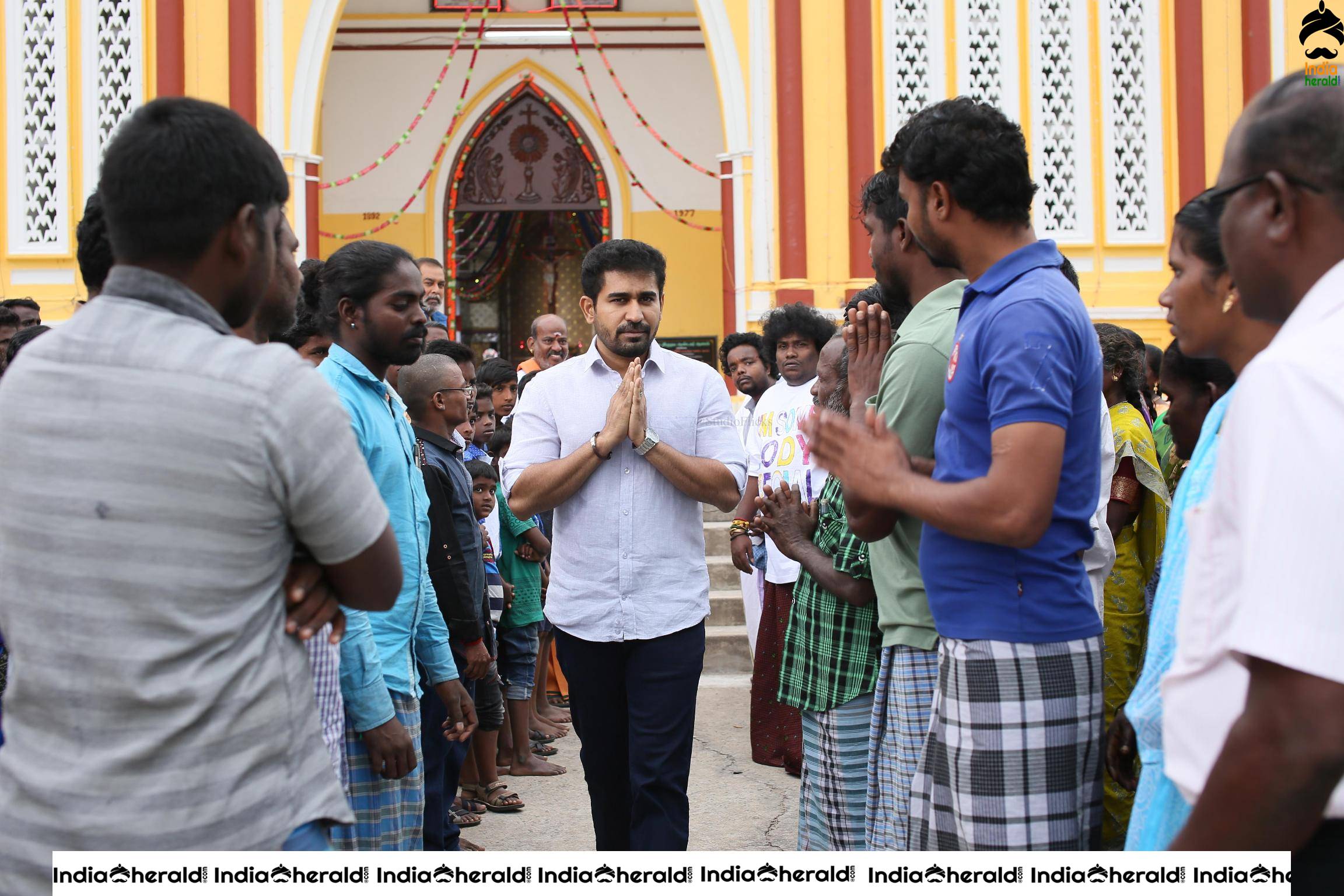 Actor Vijay Antony Photos from Khaali Set 3