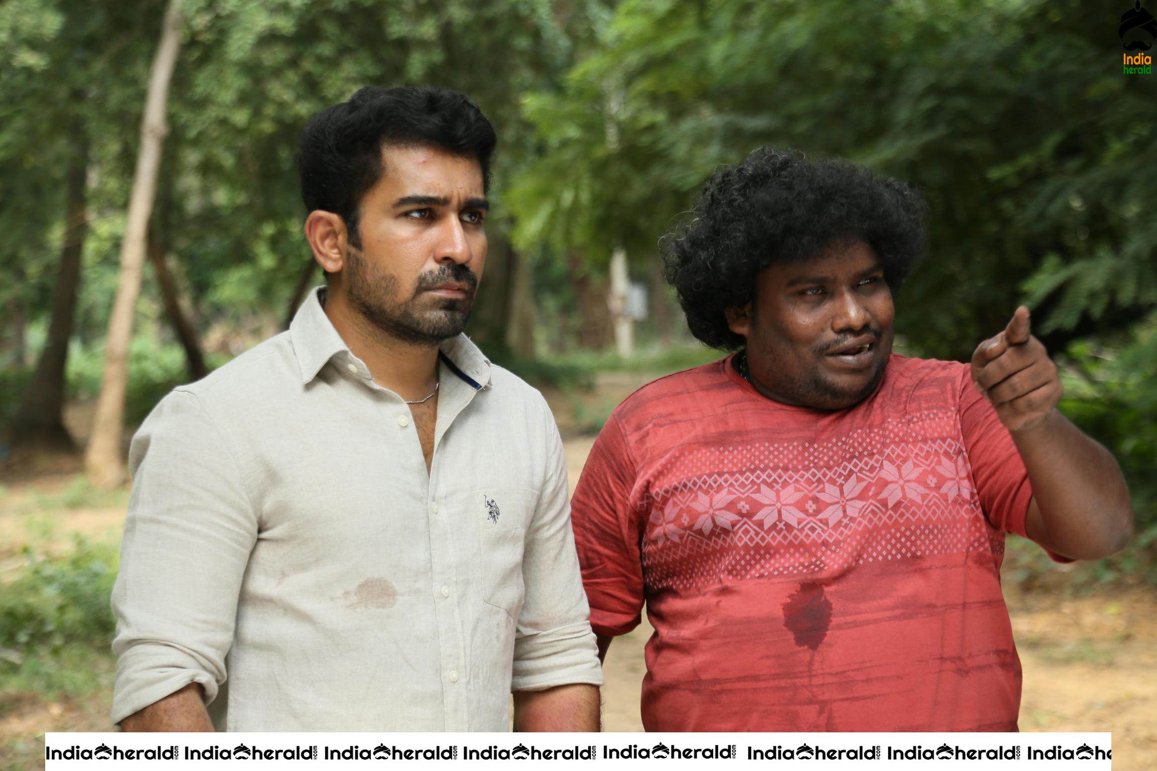 Actor Vijay Antony Photos from Khaali Set 3