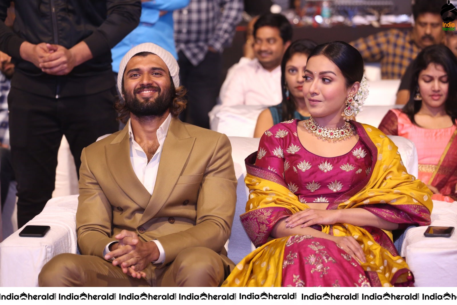 Actor Vijay Deverakonda greets the cast and crew of WFL team