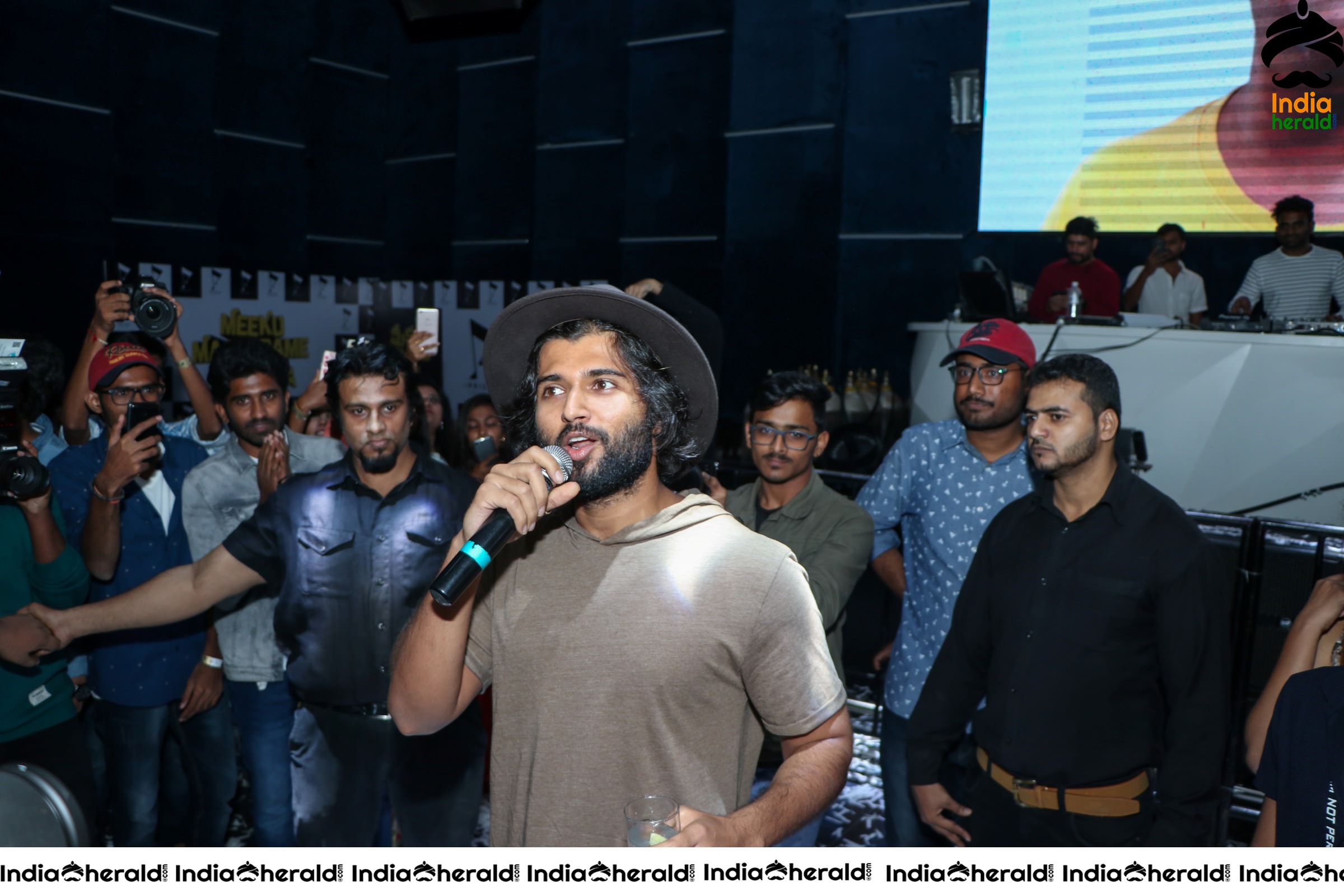 Actor Vijay Deverakonda Latest Clicks at Meeku Maathrame Chepta Party Set 2