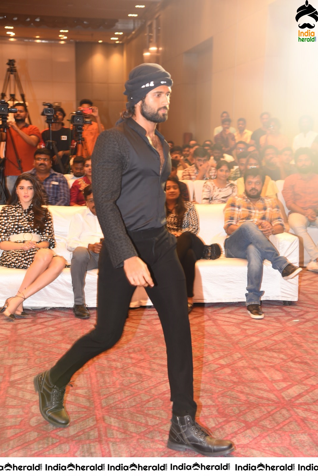 Actor Vijay Deverakonda Looking Dapper in Black Set 2