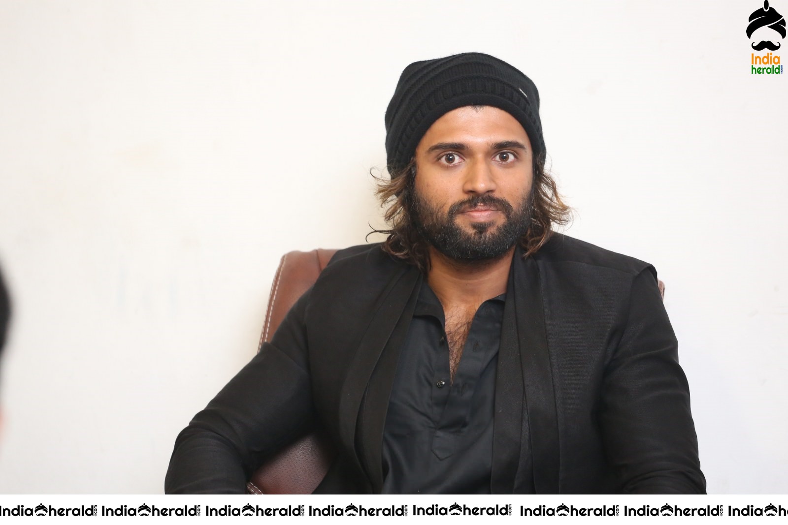 Actor Vijay Deverakonda Looking like a Hot Hunk in Black