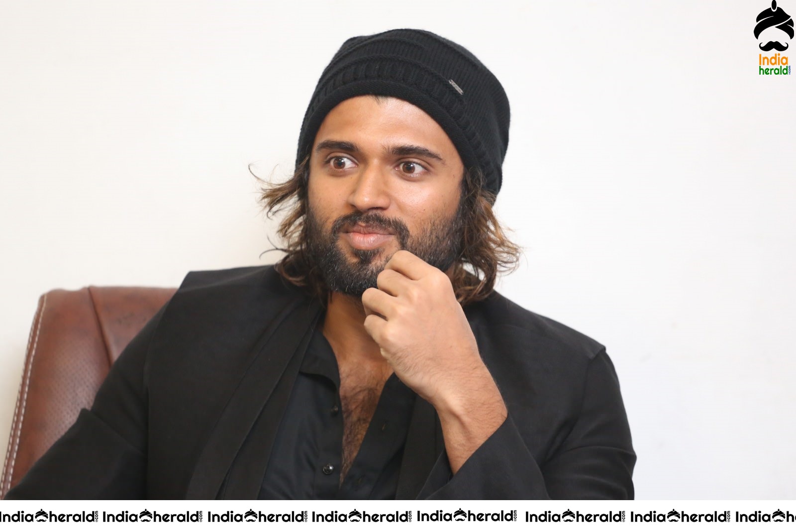 Actor Vijay Deverakonda Looking like a Hot Hunk in Black