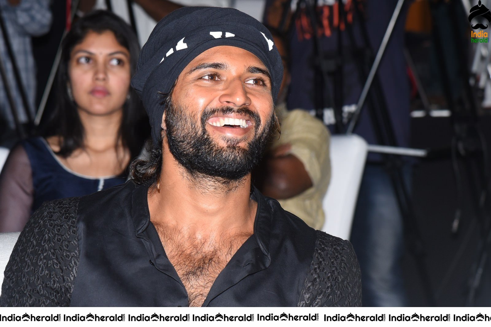 Actor Vijay Deverakonda Looking Stylish in Black in these Latest Stills Set 1