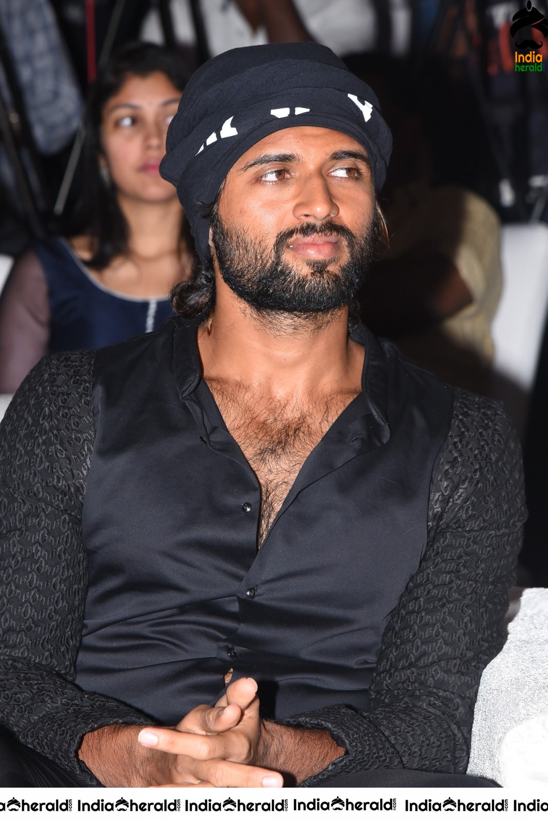 Actor Vijay Deverakonda Looking Stylish in Black in these Latest Stills Set 1