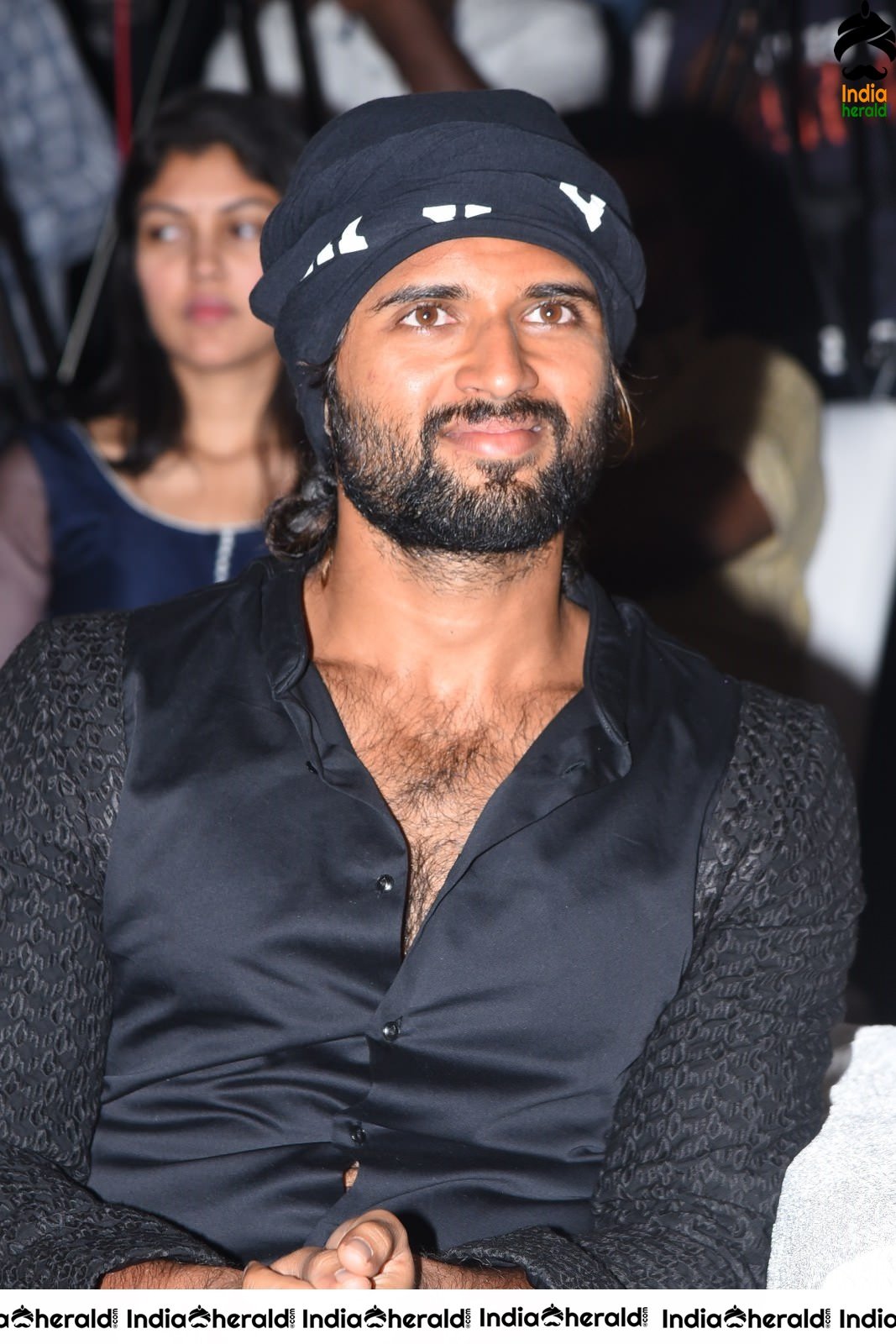 Actor Vijay Deverakonda Looking Stylish in Black in these Latest Stills Set 1