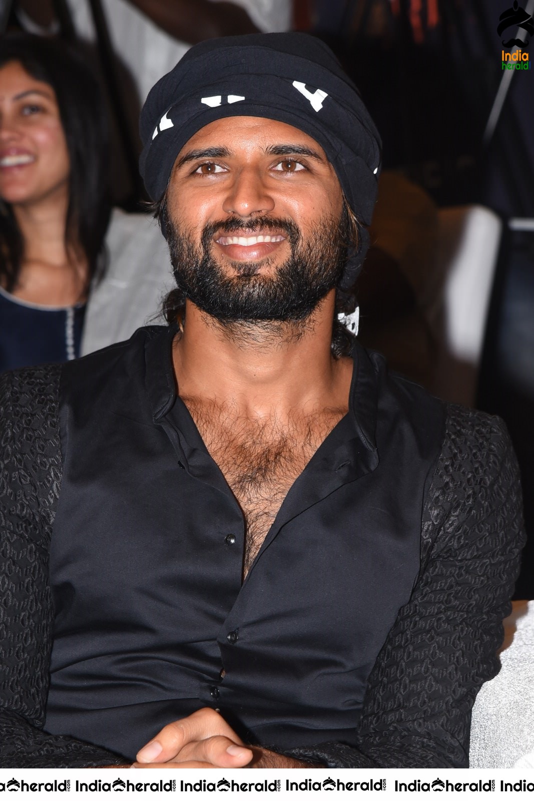 Actor Vijay Deverakonda Looking Stylish in Black in these Latest Stills Set 2