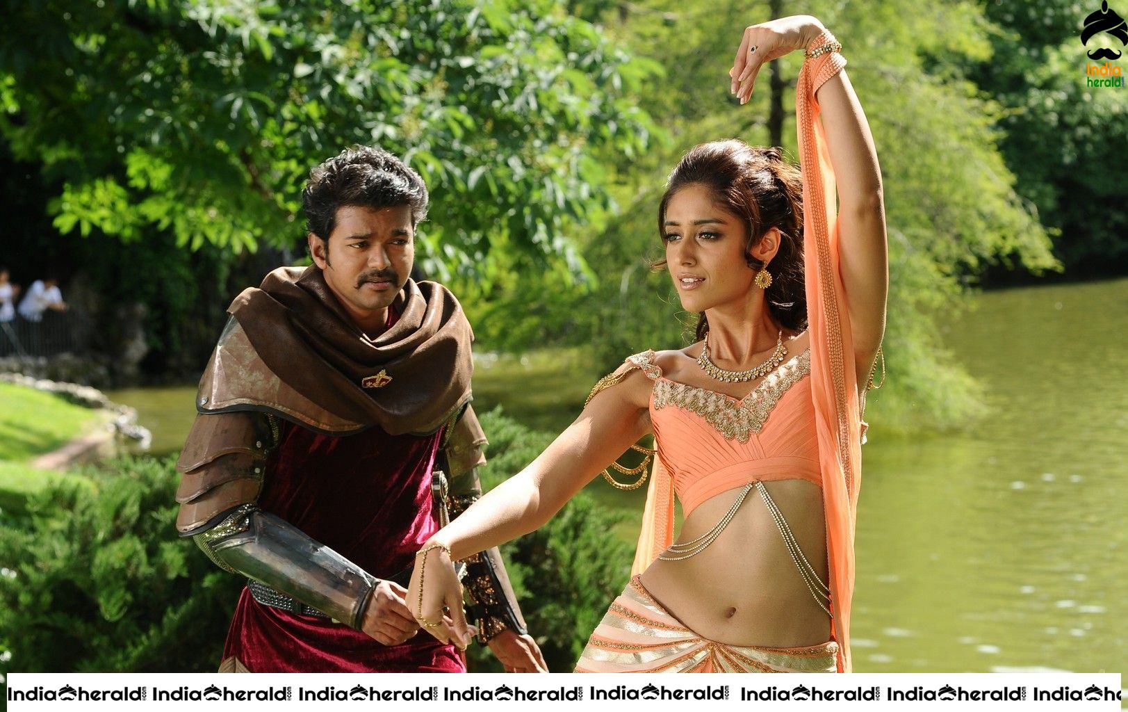 Actor Vijay photos with HOT and SEXY Ileana Set 1