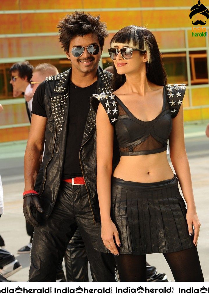 Actor Vijay photos with HOT and SEXY Ileana Set 1