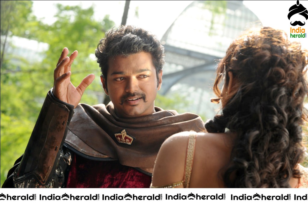Actor Vijay photos with HOT and SEXY Ileana Set 2