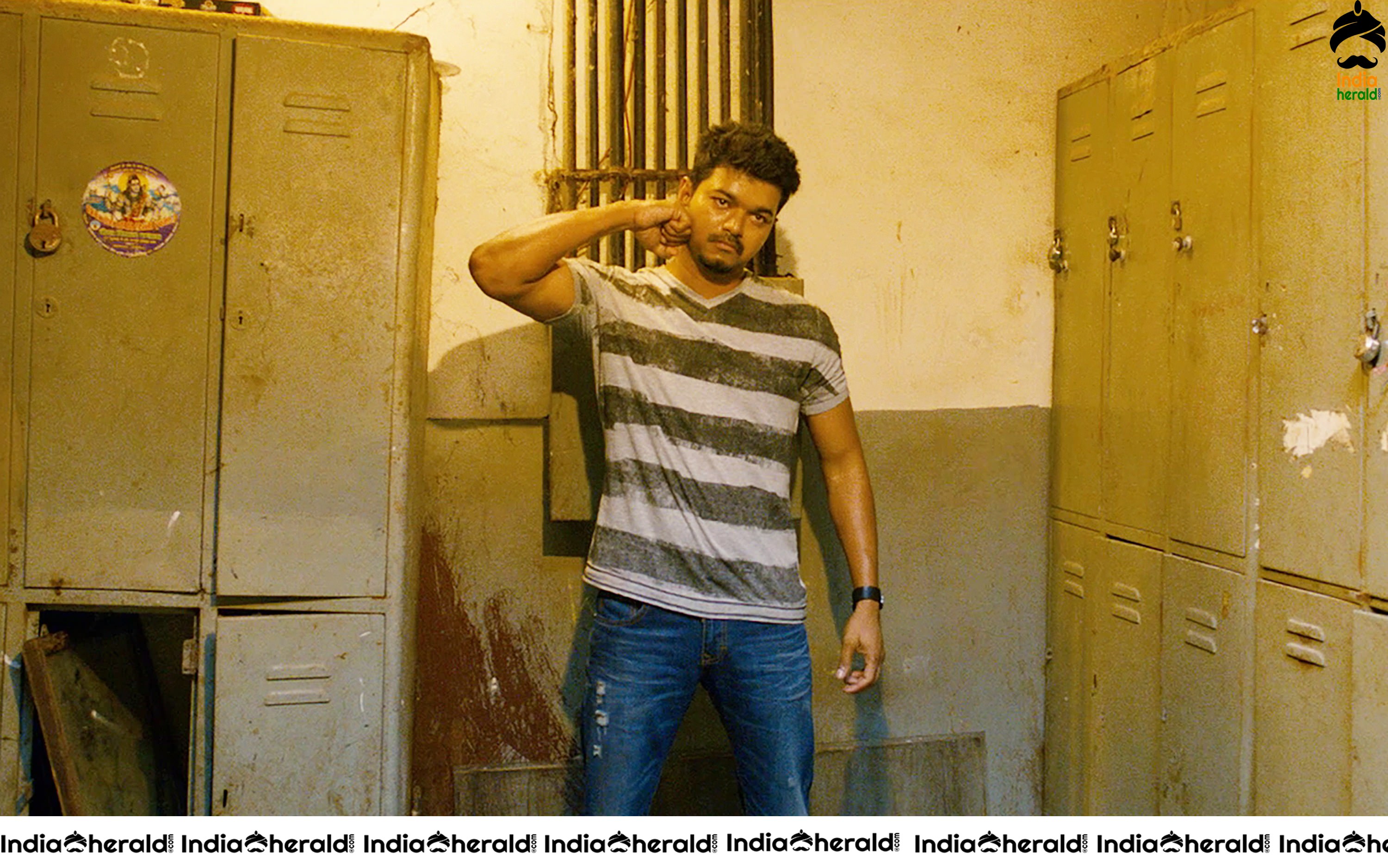 Actor Vijay Rare and Unseen HD Stills from Thuppakki Set 2