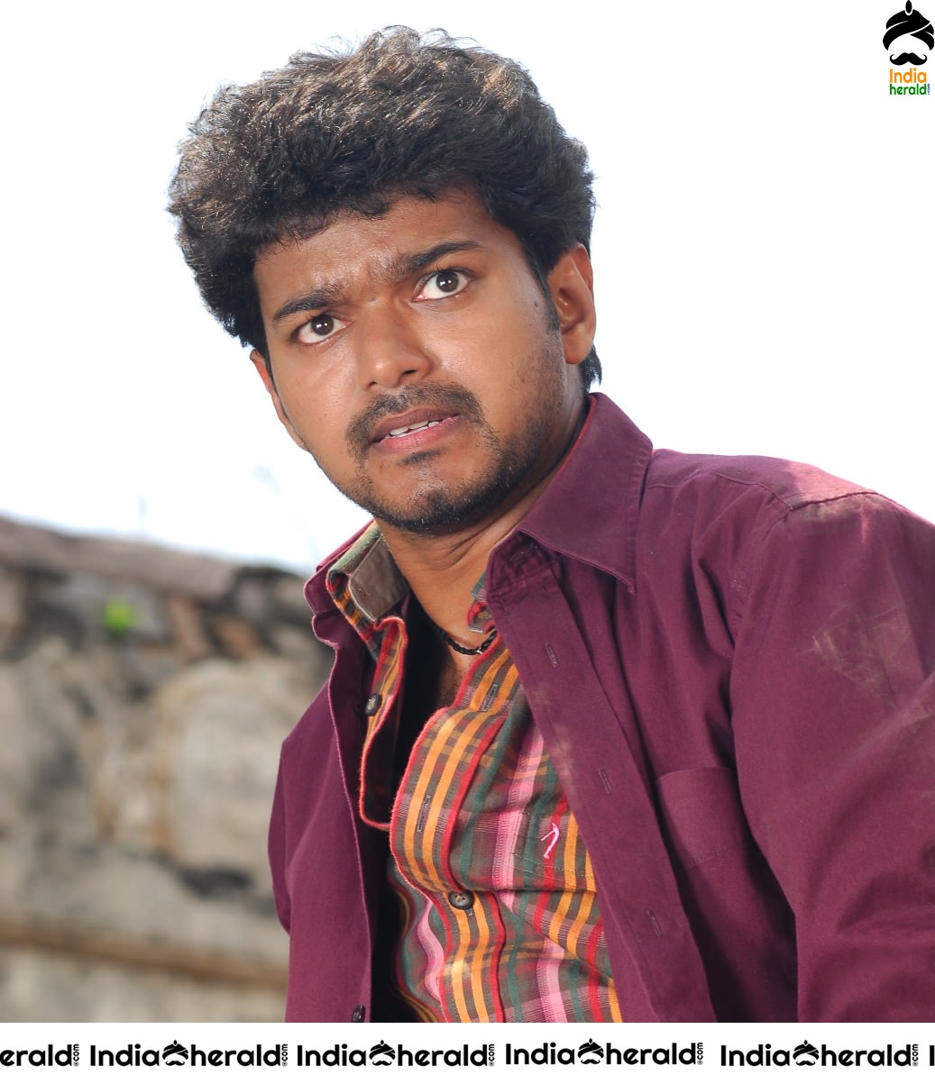 Actor Vijay Rare Photos with Asin while shooting and also On the Screen Set 1