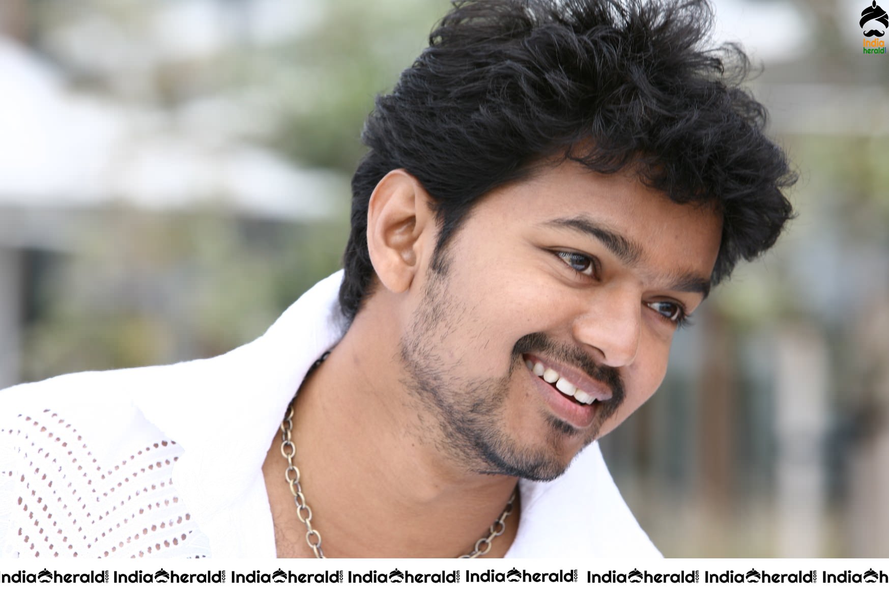 Actor Vijay Rare Photos with Asin while shooting and also On the Screen Set 1