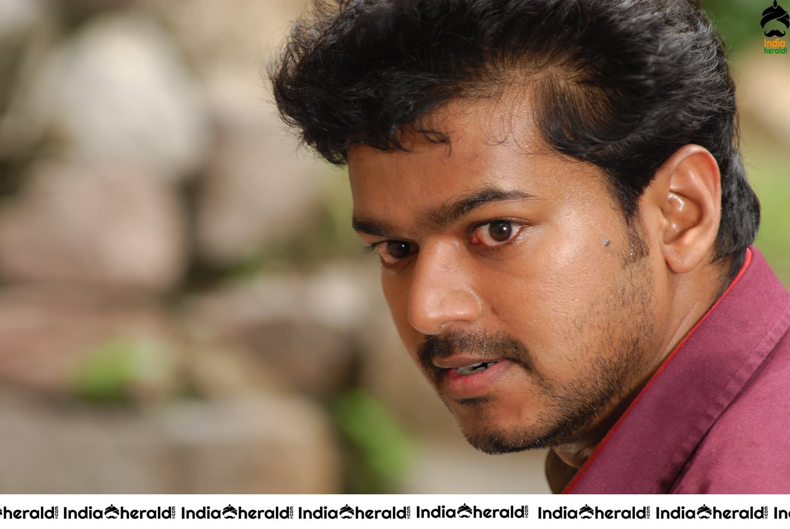 Actor Vijay Rare Photos with Asin while shooting and also On the Screen Set 1