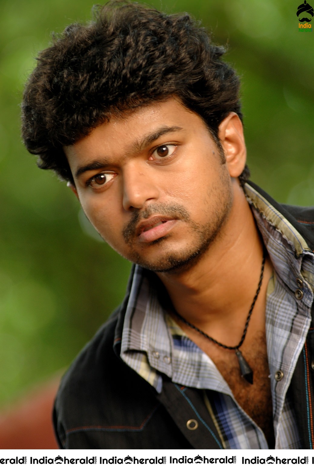 Actor Vijay Rare Photos with Asin while shooting and also On the Screen Set 1