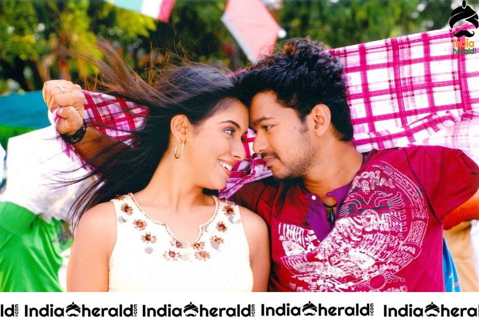 Actor Vijay Rare Photos with Asin while shooting and also On the Screen Set 3