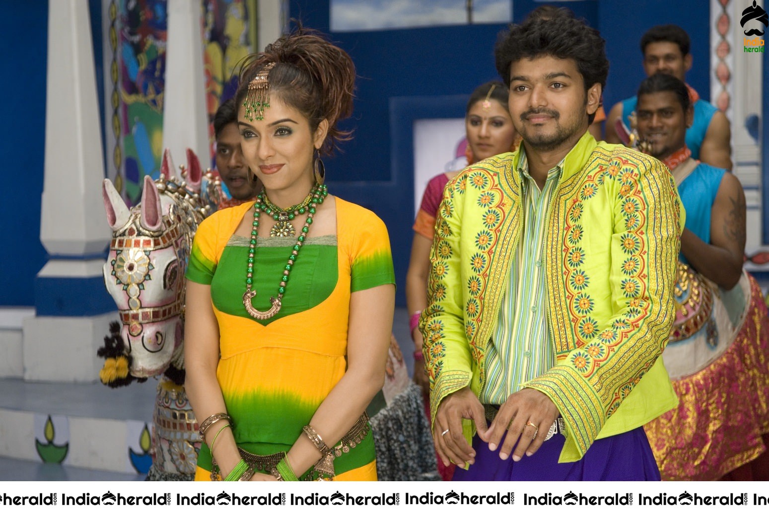 Actor Vijay Rare Photos with Asin while shooting and also On the Screen Set 4