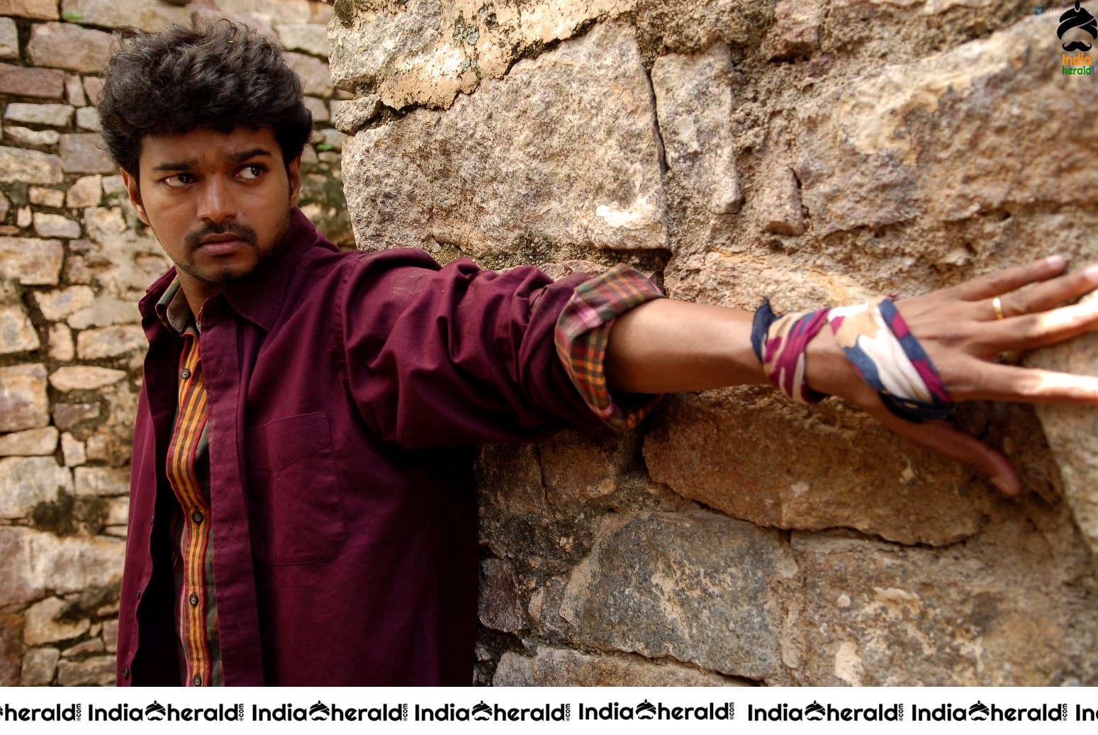 Actor Vijay Rare Photos with Asin while shooting and also On the Screen Set 4