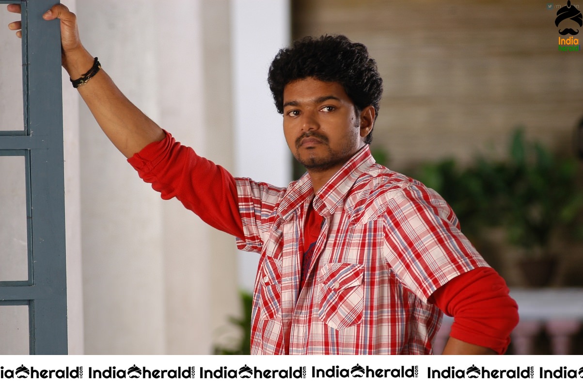 Actor Vijay Rare Photos with Asin while shooting and also On the Screen Set 5