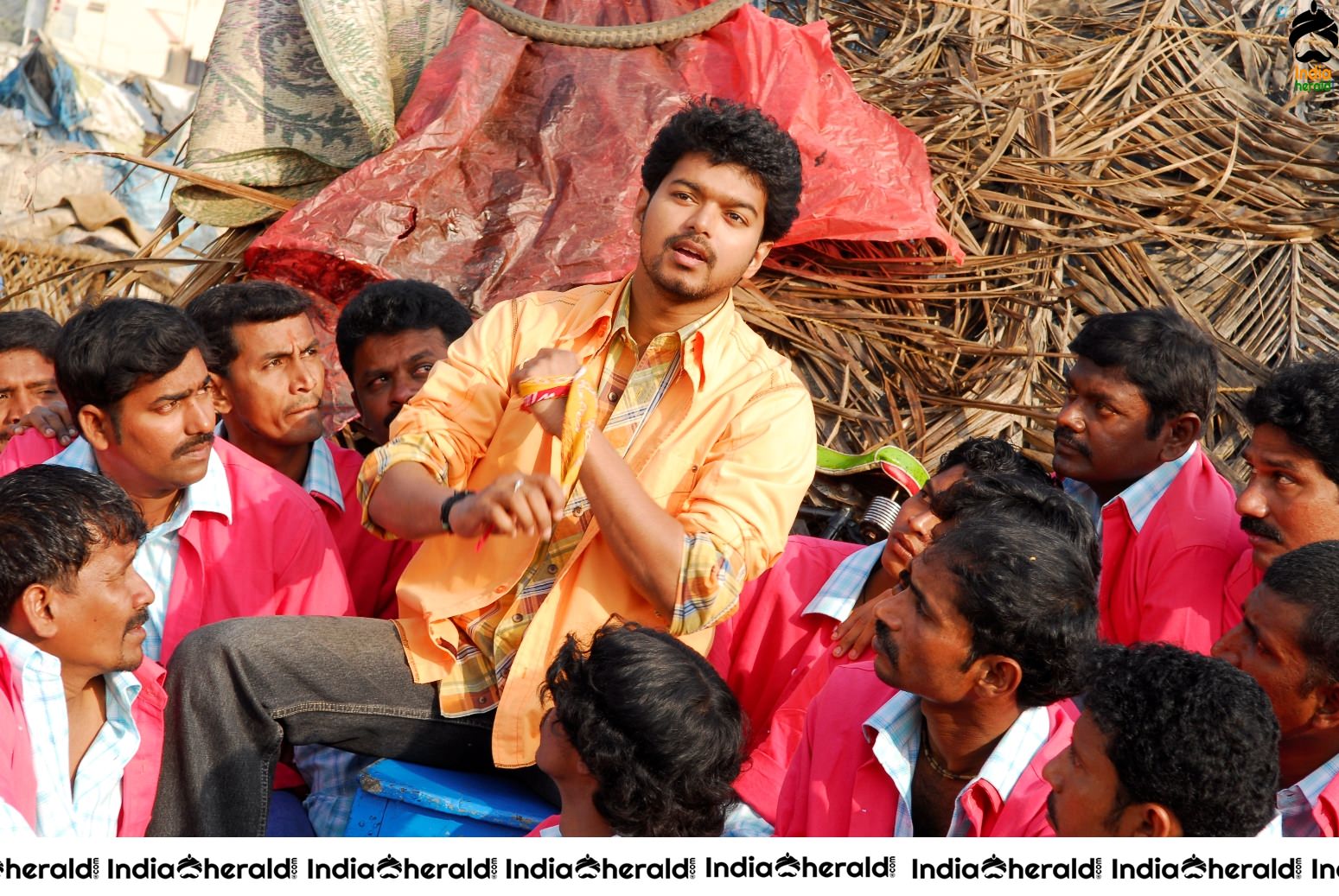 Actor Vijay Rare Photos with Asin while shooting and also On the Screen Set 5