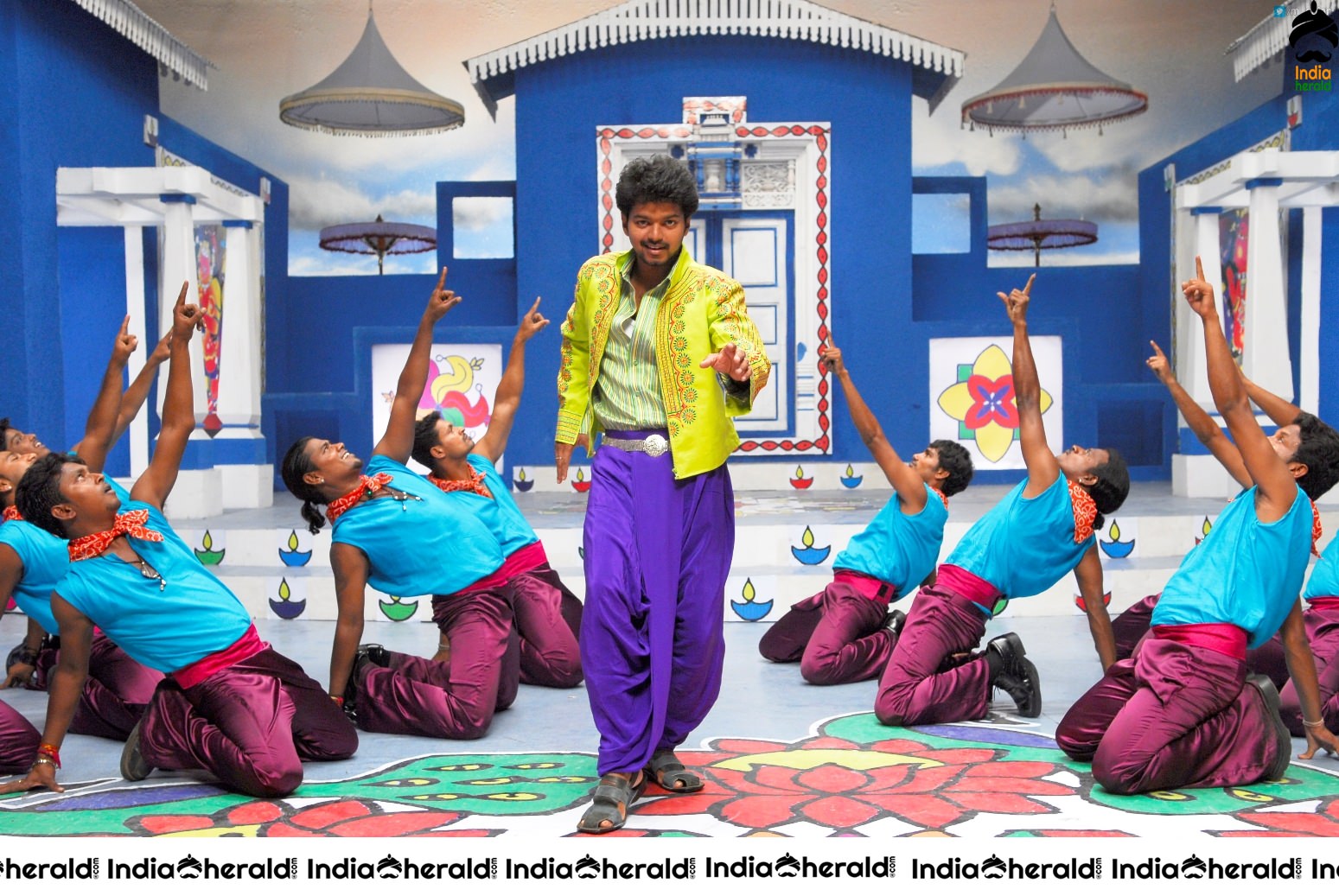 Actor Vijay Rare Photos with Asin while shooting and also On the Screen Set 5