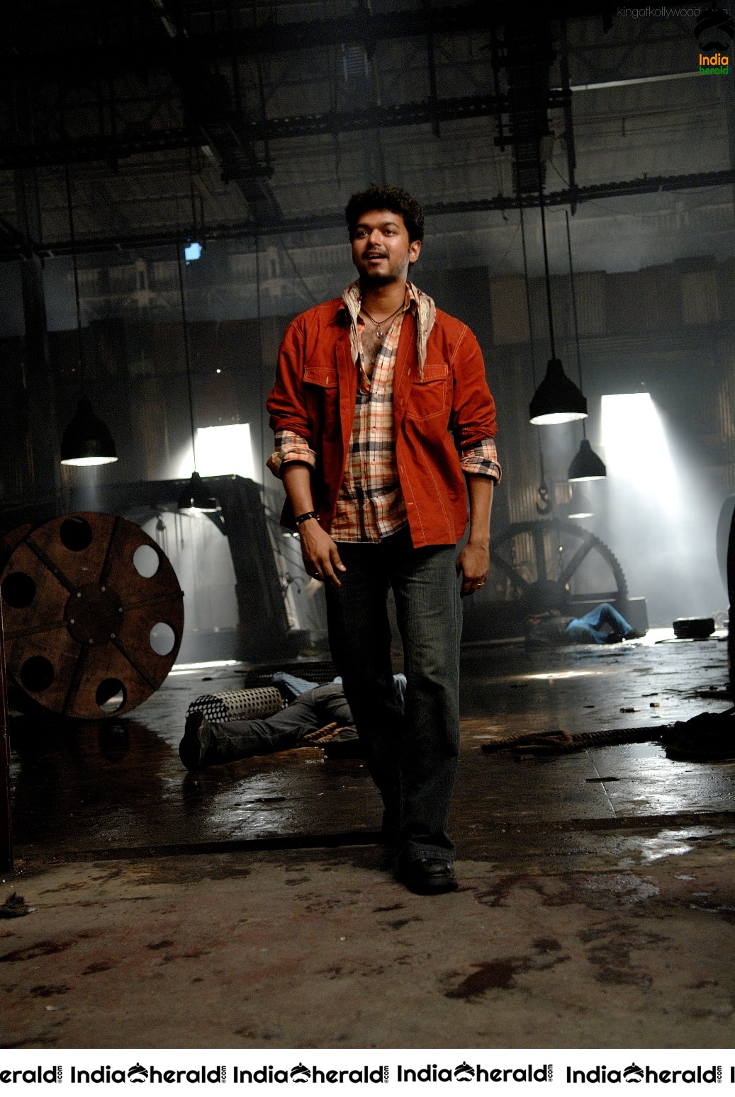 Actor Vijay Rare Photos with Asin while shooting and also On the Screen Set 6