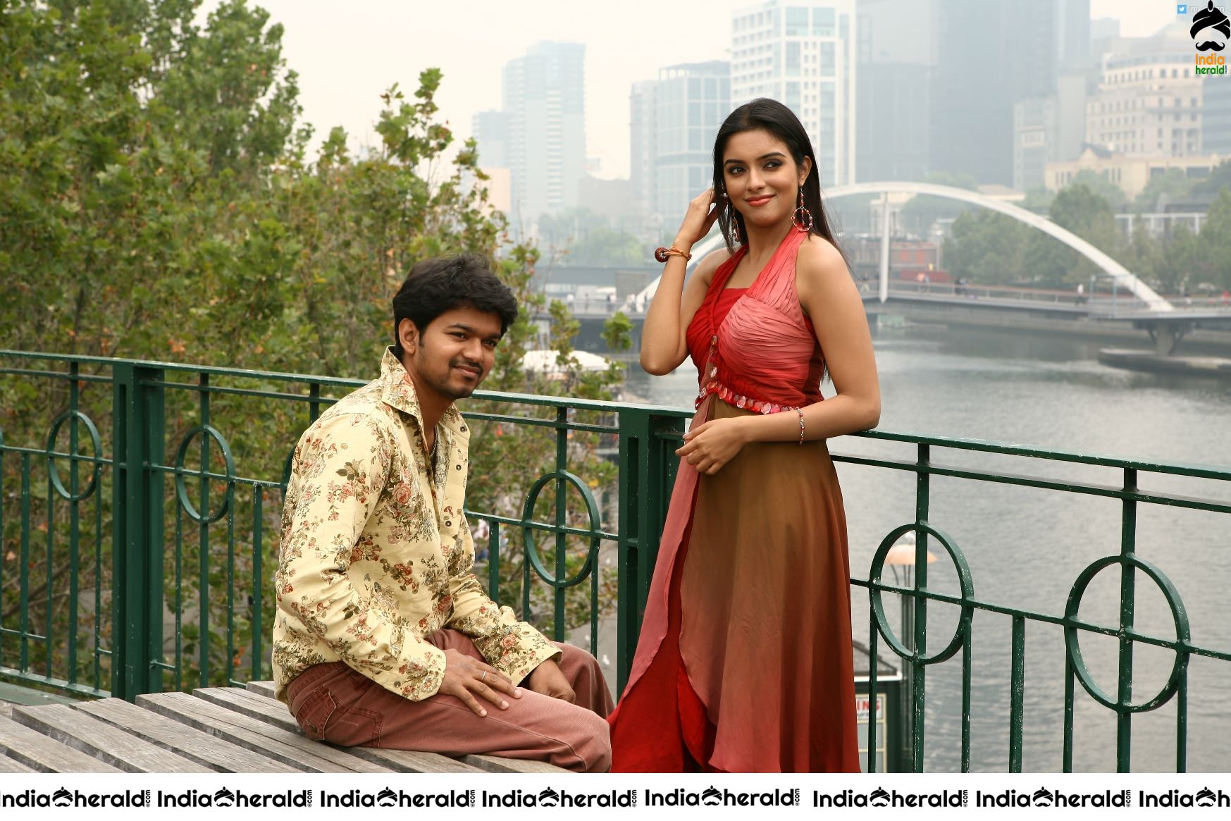 Actor Vijay Rare Photos with Asin while shooting and also On the Screen Set 6