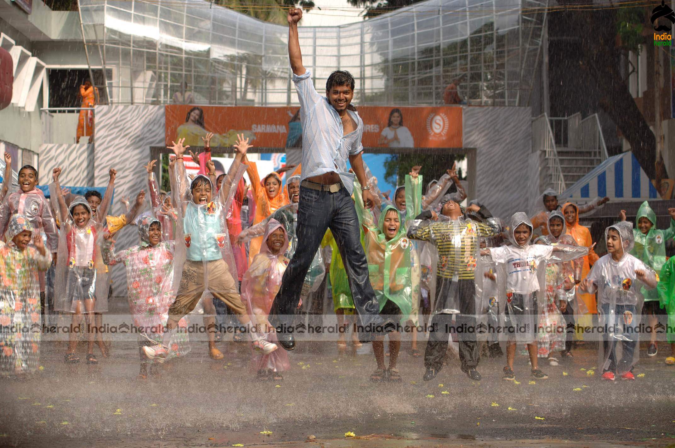 Actor Vijay Rare Photos with Hot Trisha from 2006 movie Aathi Set 3