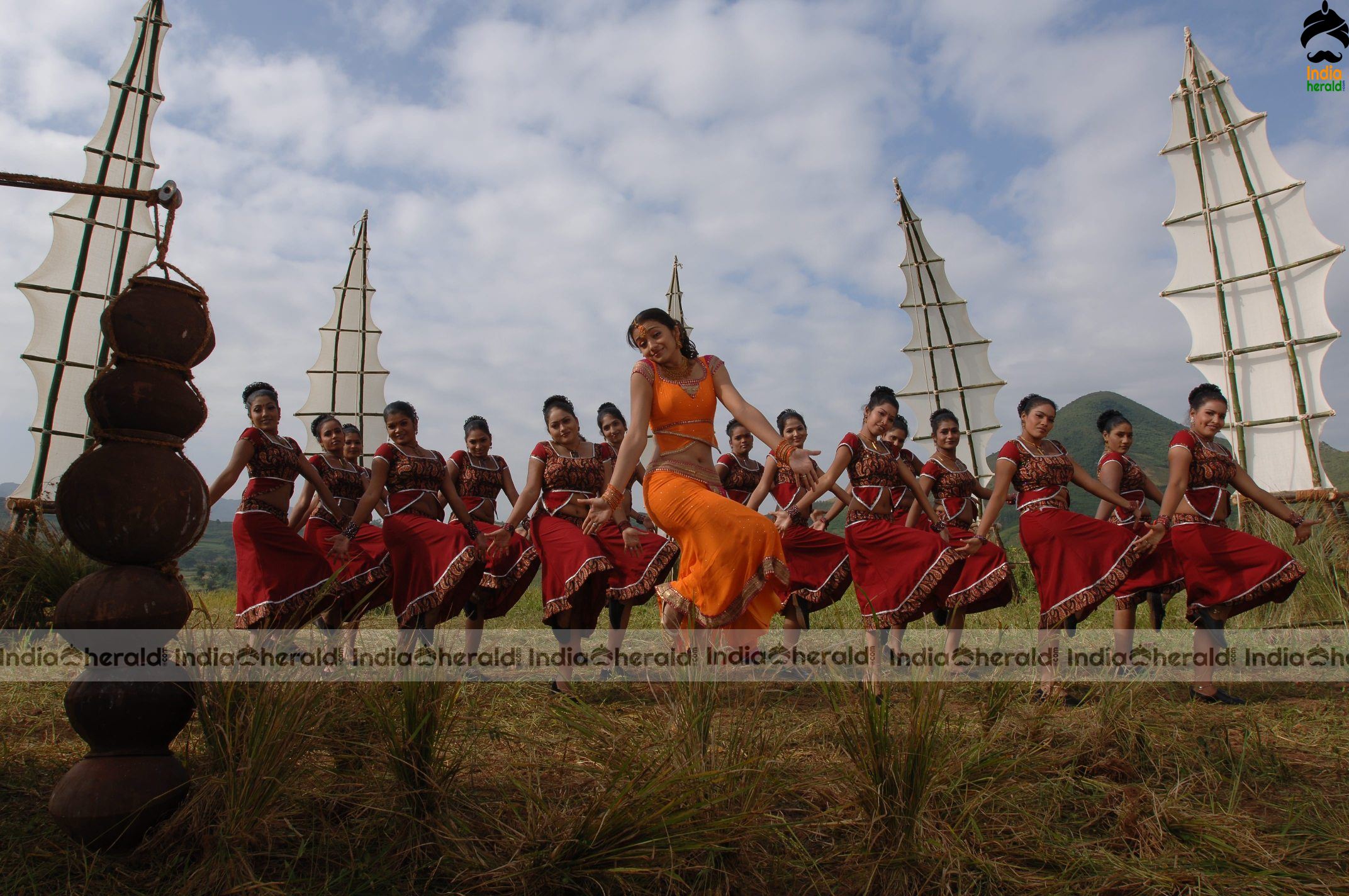 Actor Vijay Rare Photos with Hot Trisha from 2006 movie Aathi Set 3