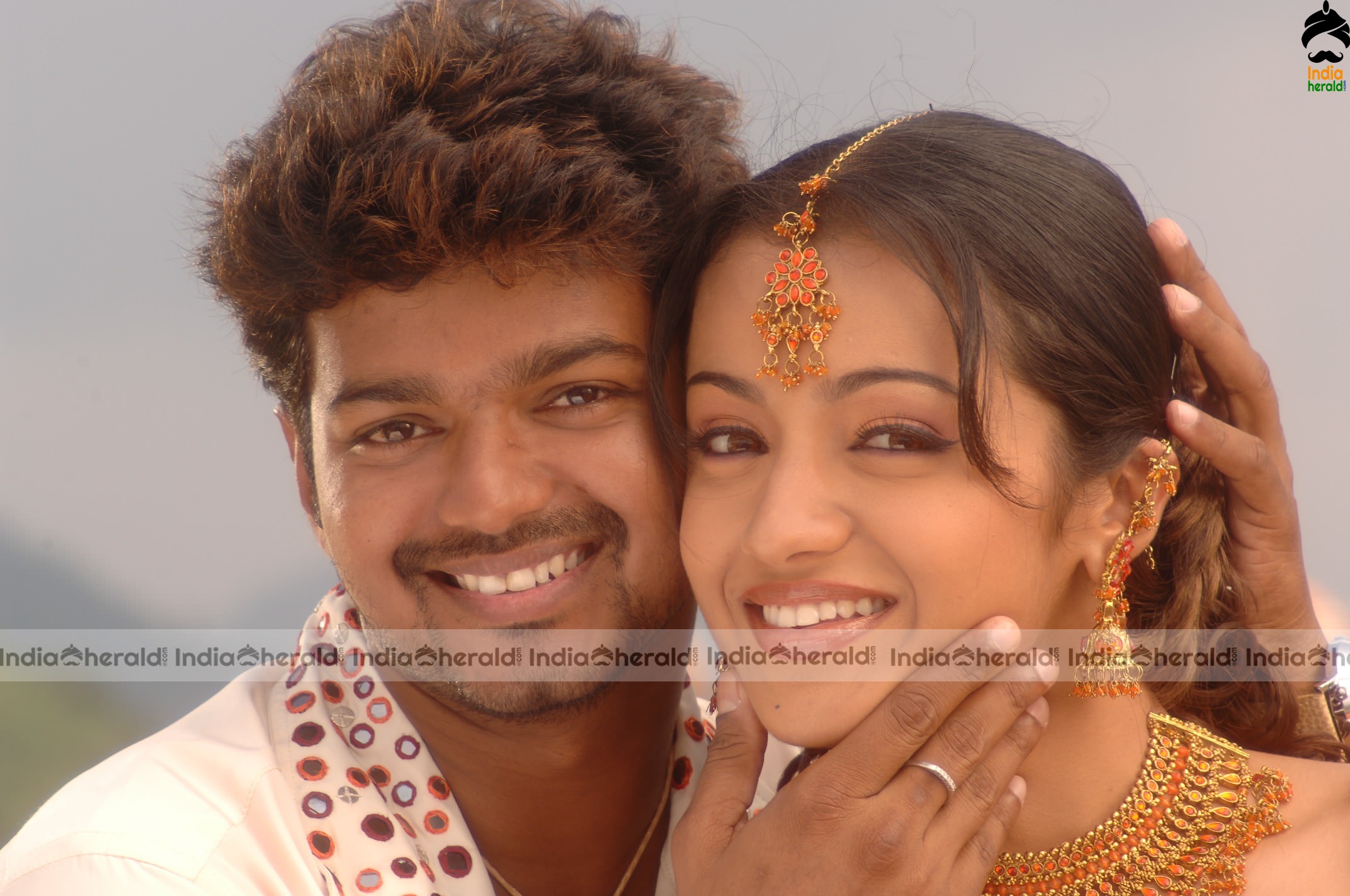 Actor Vijay Rare Photos with Hot Trisha from 2006 movie Aathi Set 3