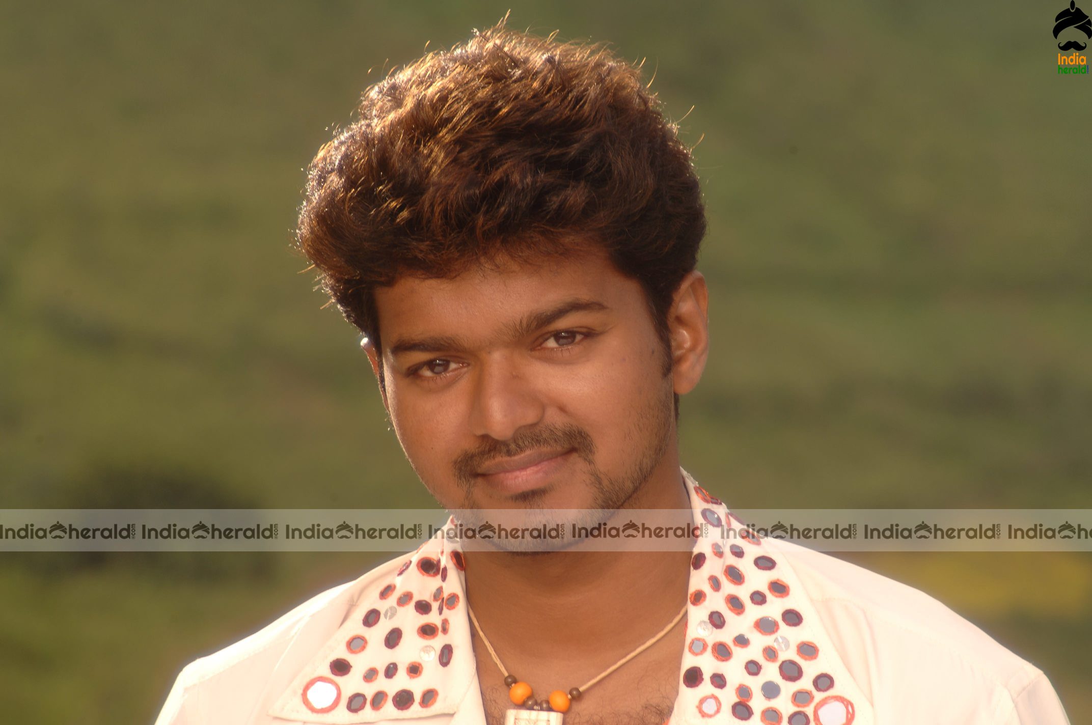 Actor Vijay Rare Photos with Hot Trisha from 2006 movie Aathi Set 5