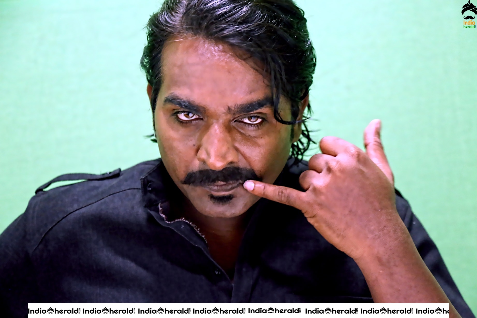 Actor Vijay Sethupathi unseen photos from Jungaa Set 1