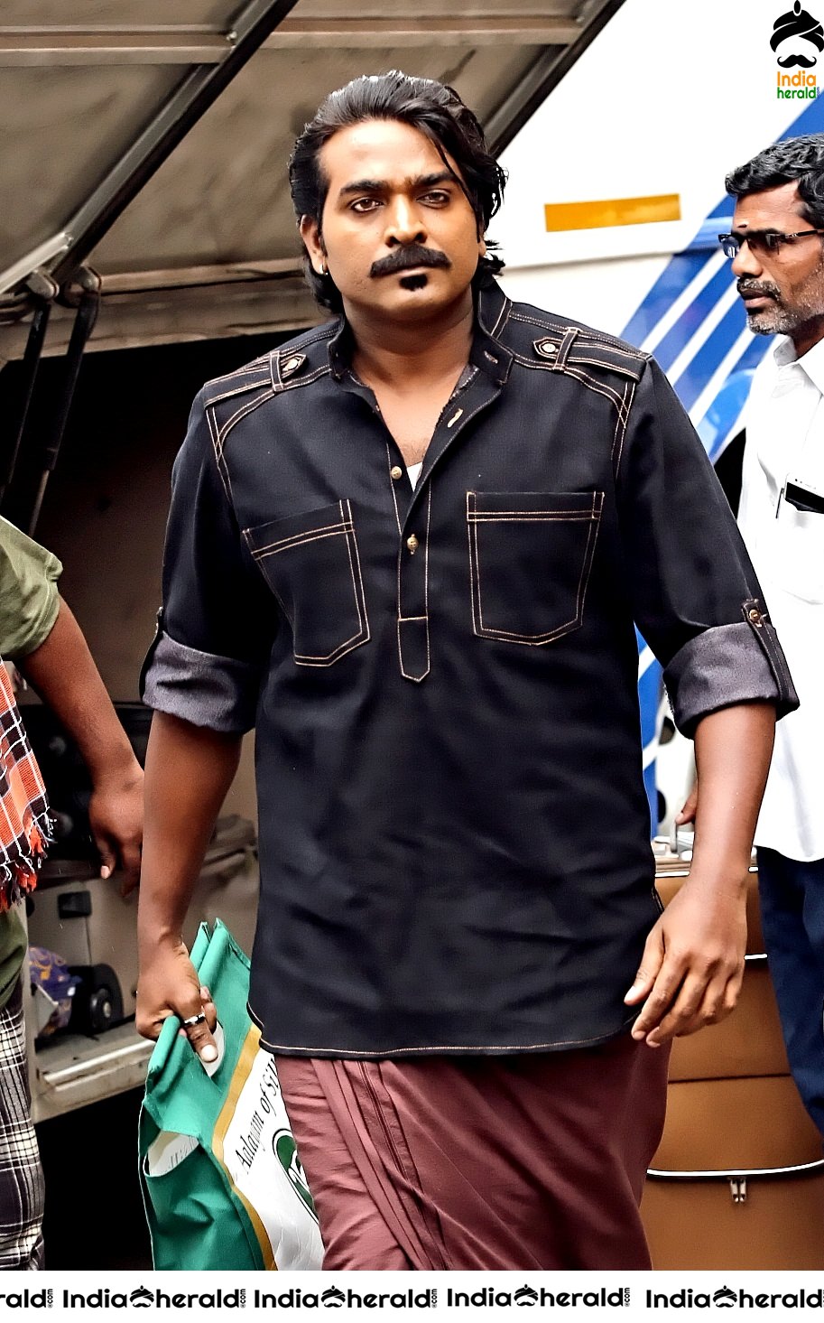 Actor Vijay Sethupathi unseen photos from Jungaa Set 1