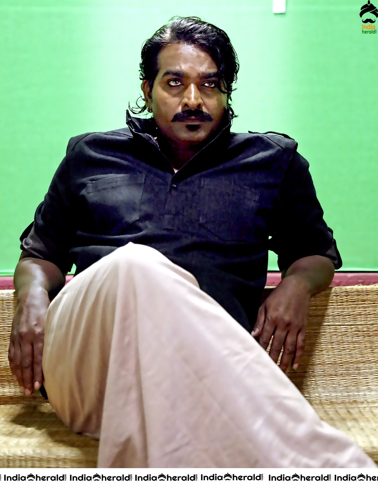 Actor Vijay Sethupathi unseen photos from Jungaa Set 1