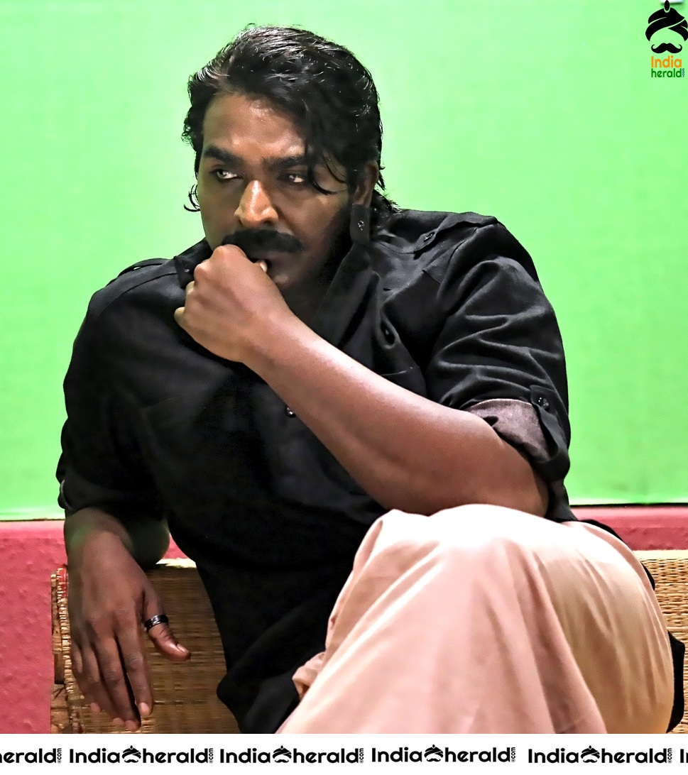 Actor Vijay Sethupathi unseen photos from Jungaa Set 1