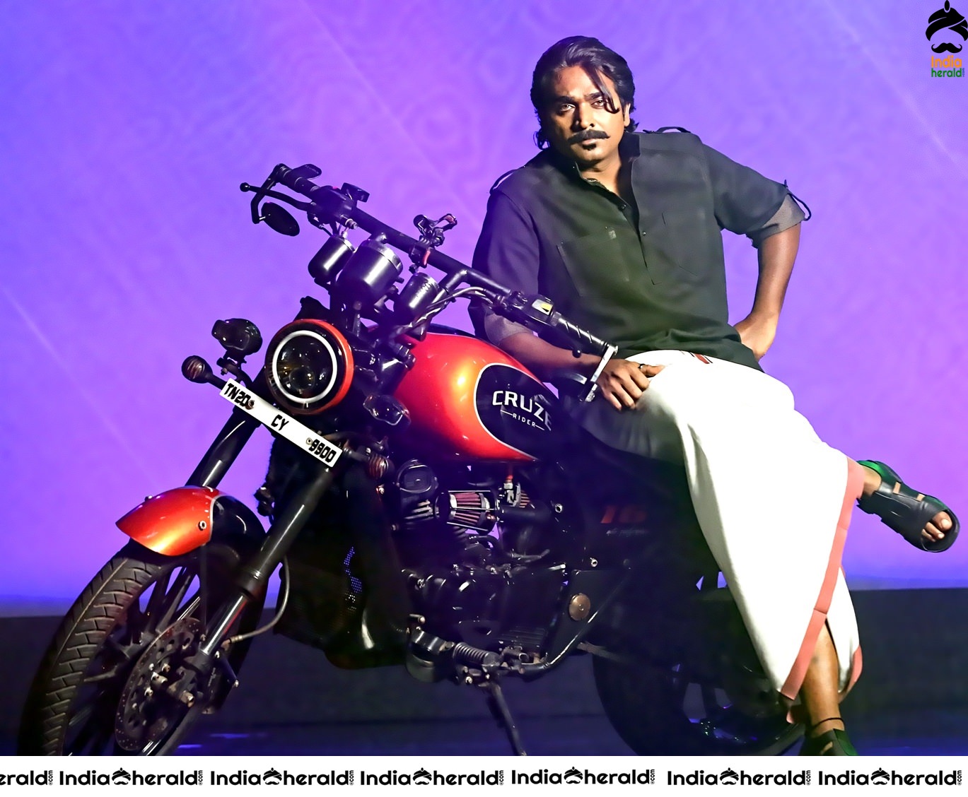 Actor Vijay Sethupathi unseen photos from Jungaa Set 2