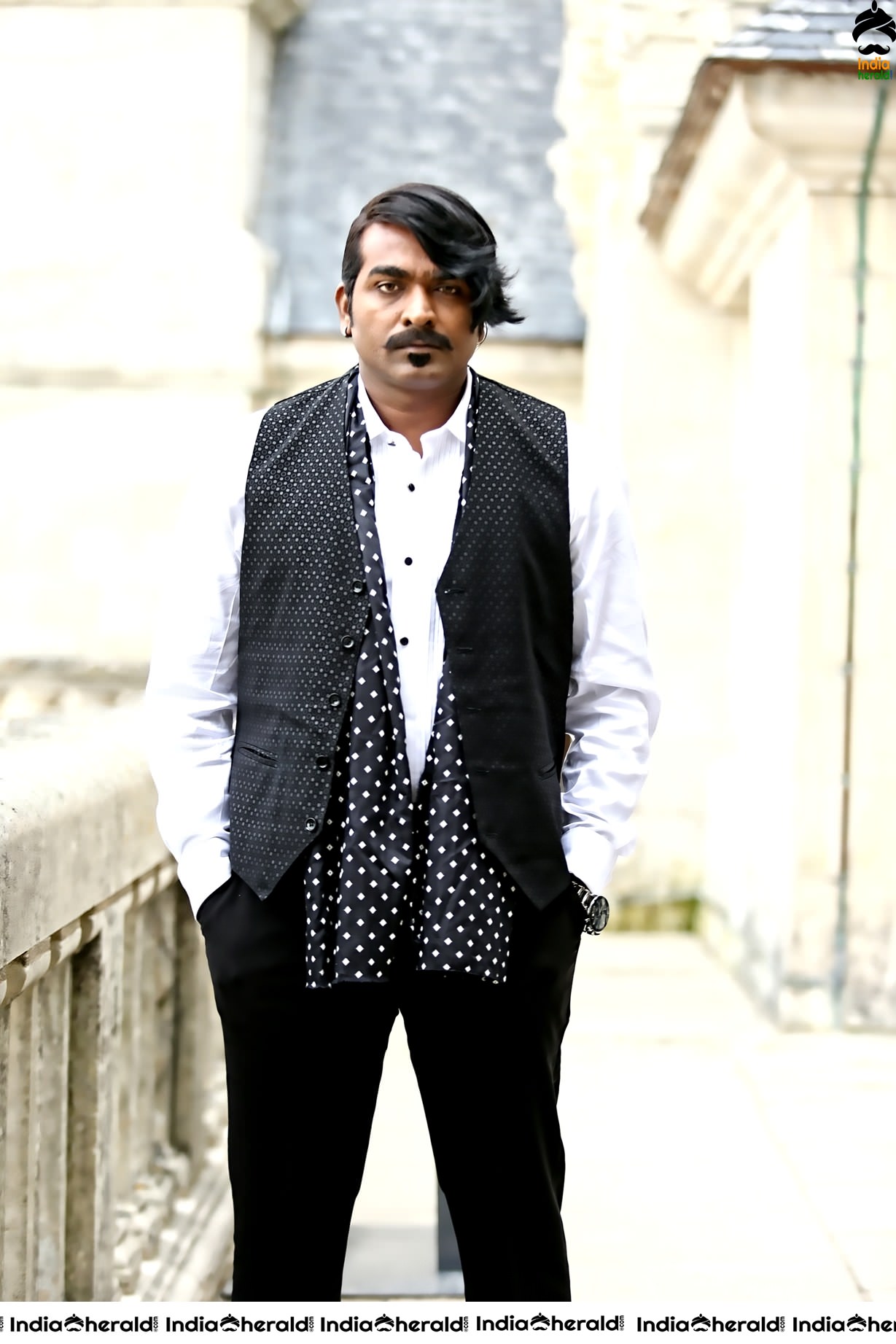 Actor Vijay Sethupathi unseen photos from Jungaa Set 2