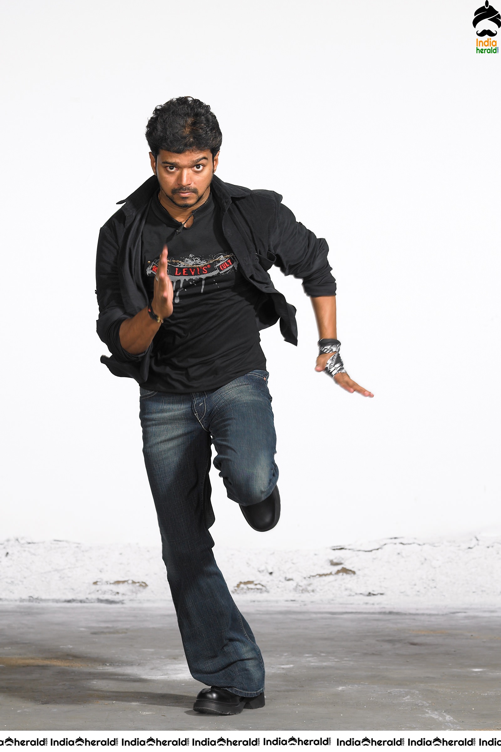 Actor Vijay Unseen Photoshoot Session for Pokkiri Movie Set 1