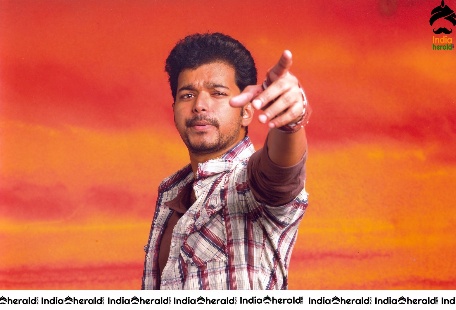 Actor Vijay Unseen Photoshoot Session for Pokkiri Movie Set 1