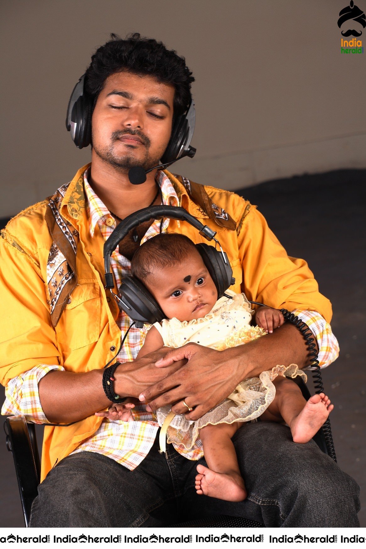 Actor Vijay Unseen Photoshoot Session for Pokkiri Movie Set 1
