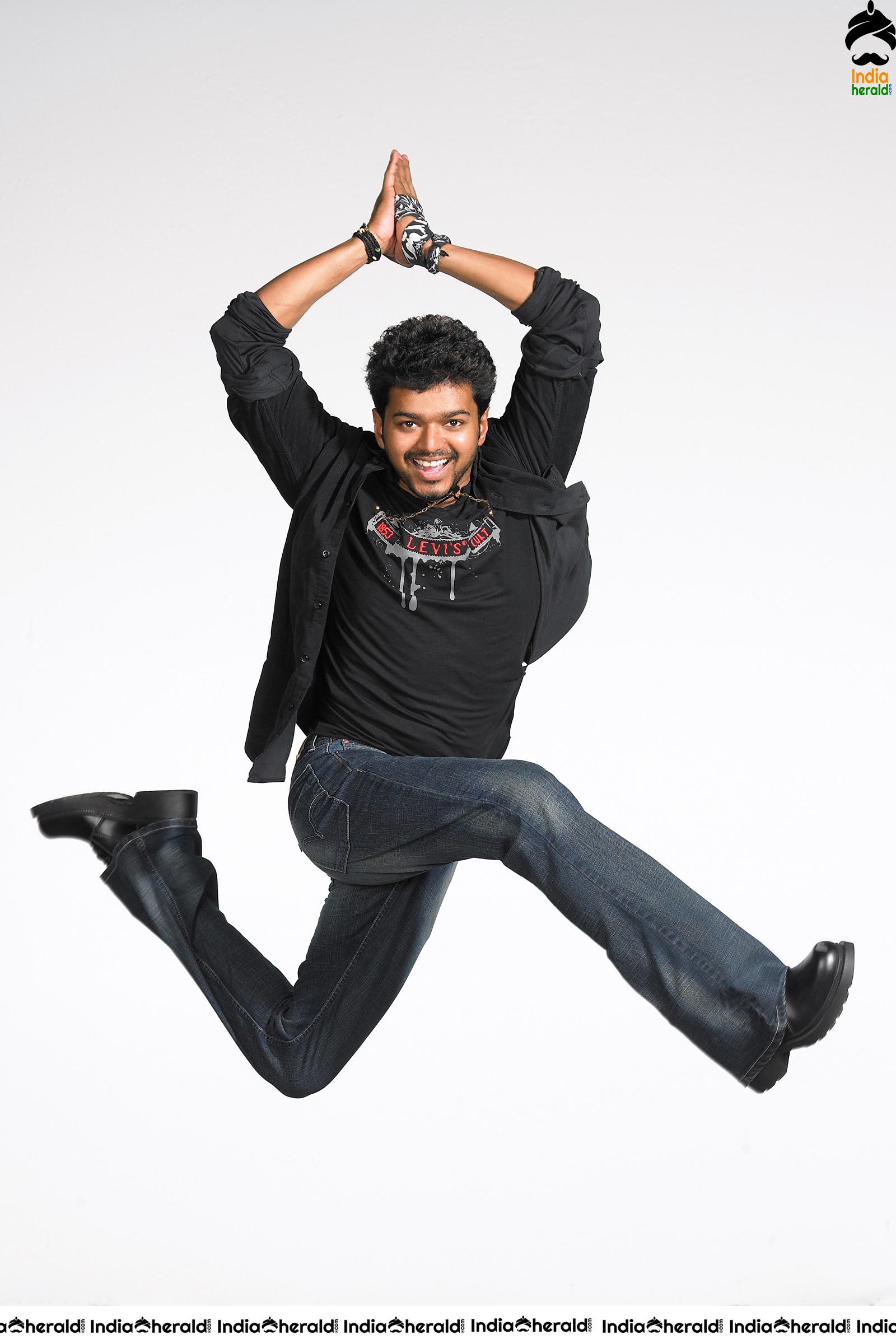 Actor Vijay Unseen Photoshoot Session for Pokkiri Movie Set 2