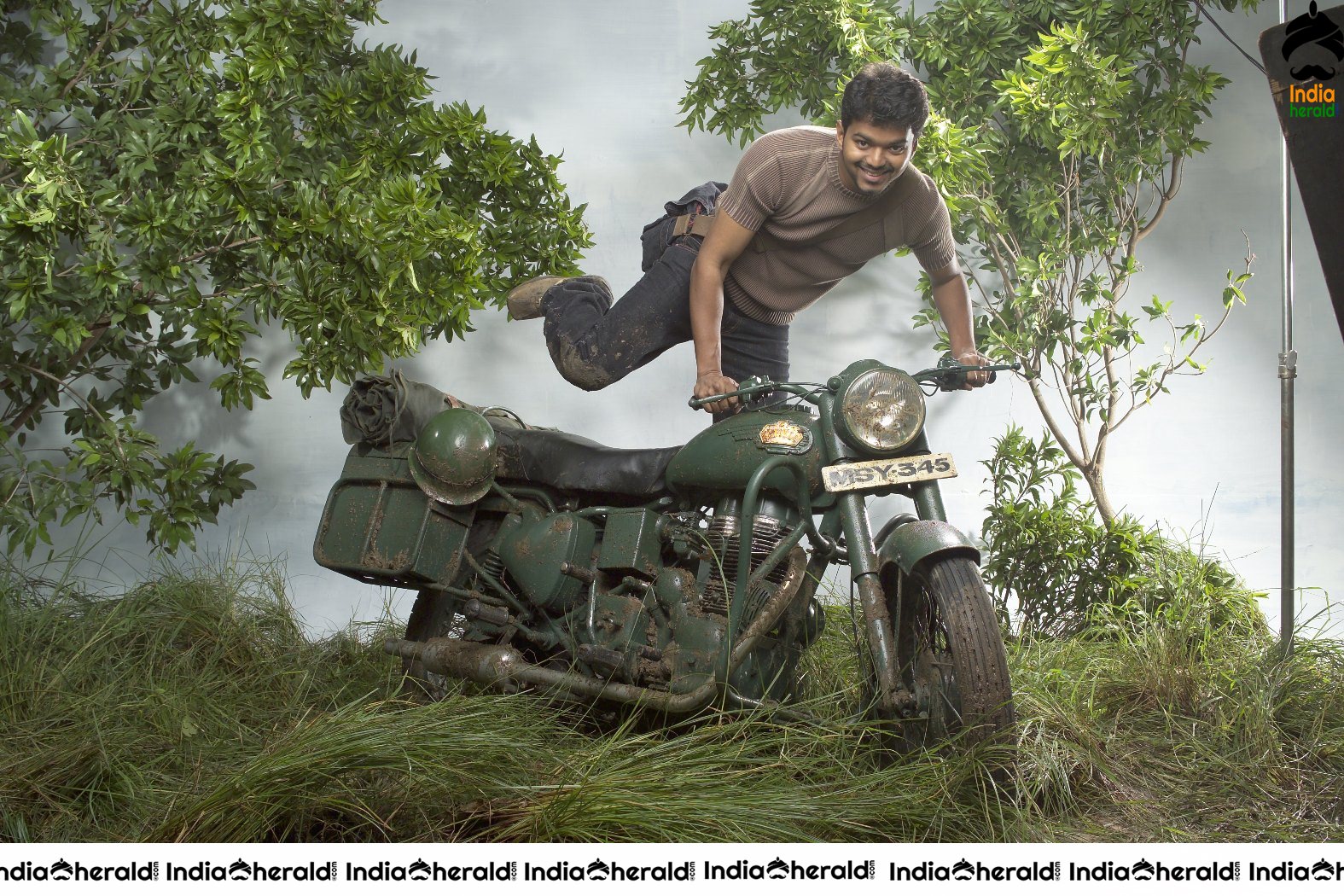 Actor Vijay Unseen Photoshoot Stills from Sachein Movie Set 1