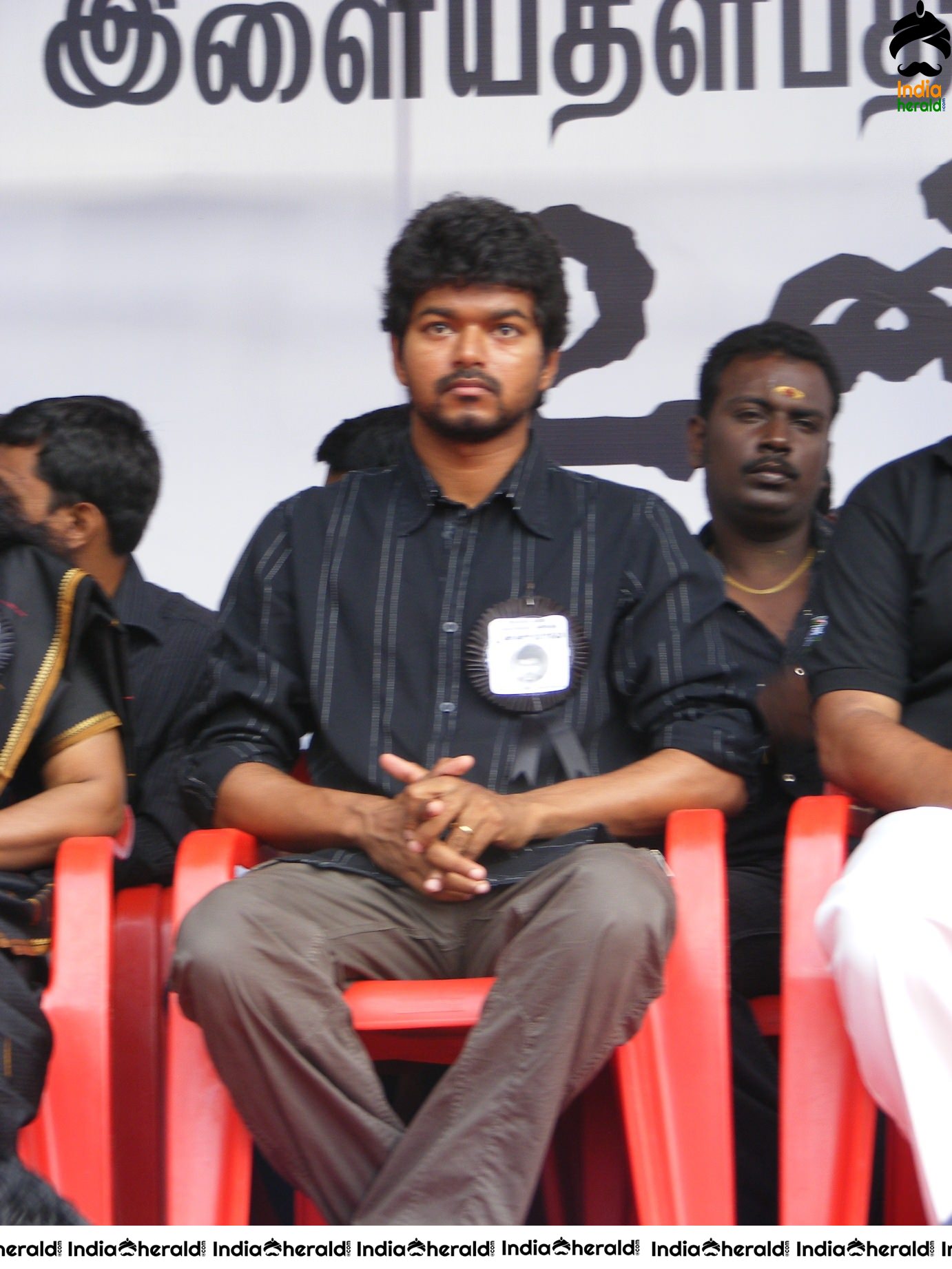 Actor Vijay with his wife while fasting for Eelam Tamils Set 2