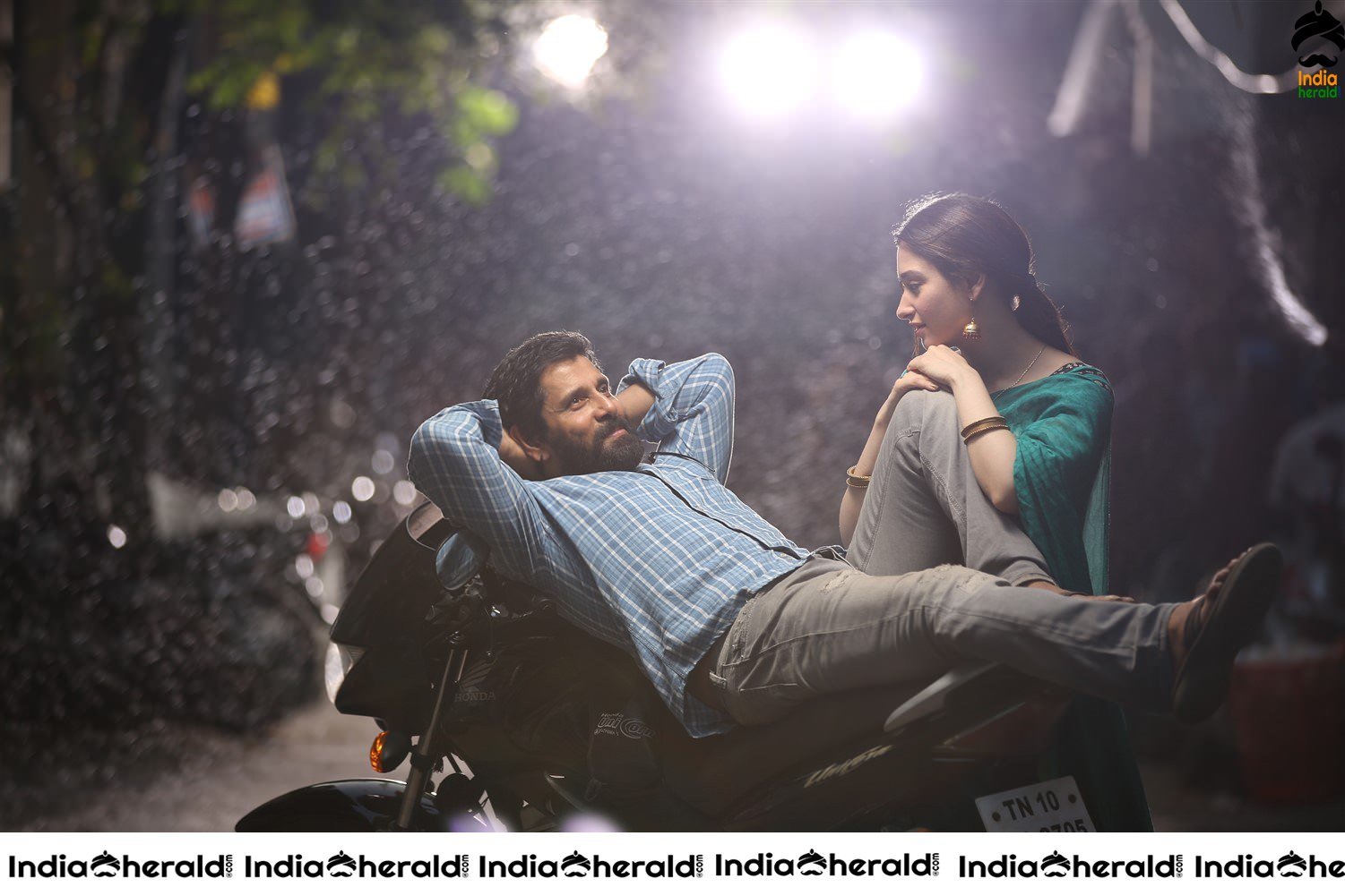 Actor Vikram Photos with Hot Tamanna from the movie Sketch Set 3