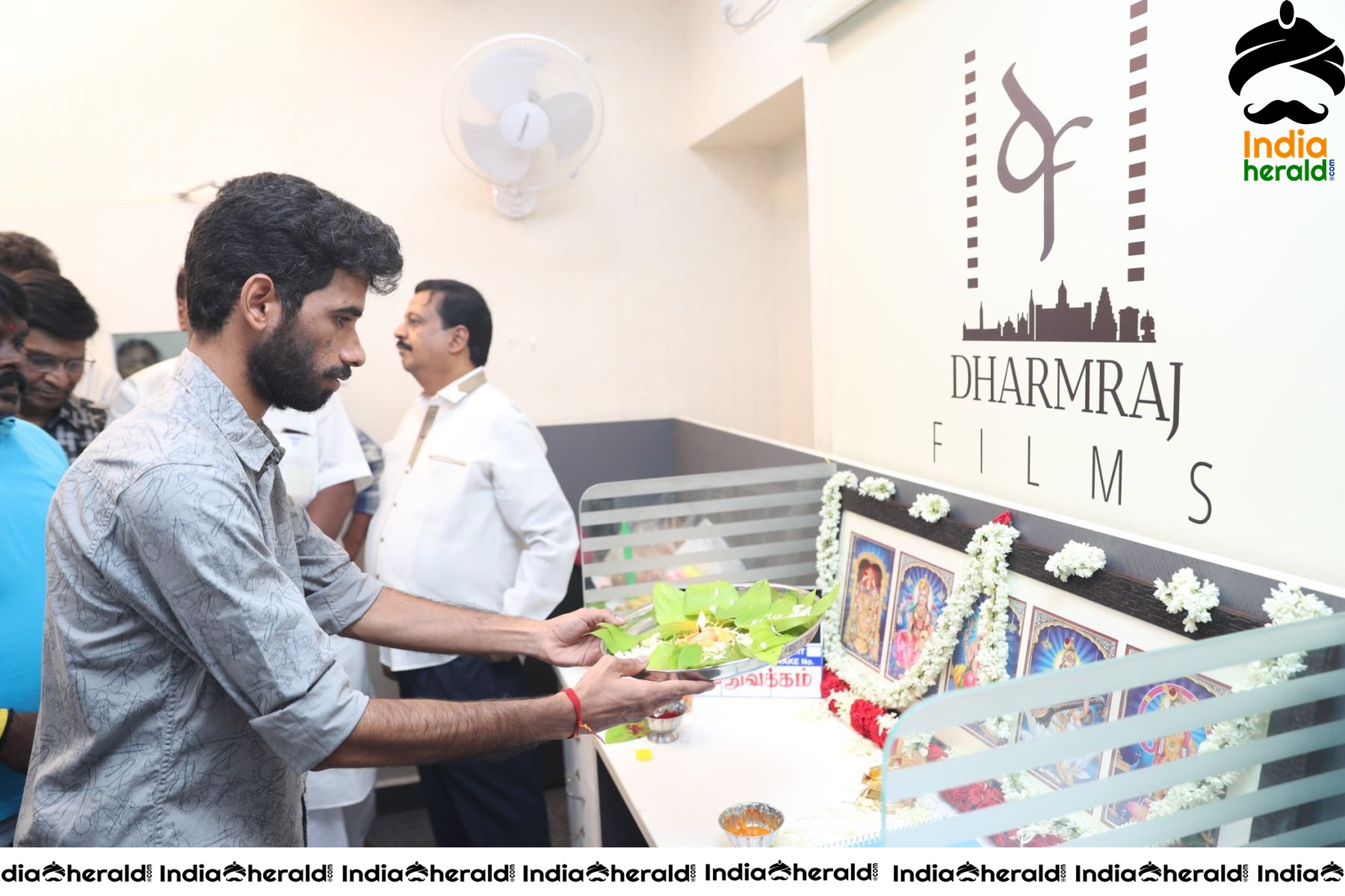 Actor Yogesh and other actors from IKK movie Set 3